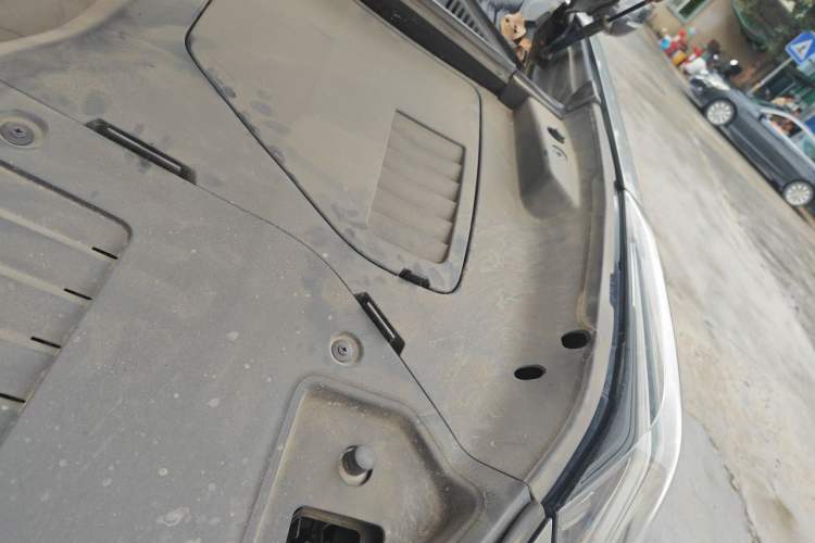 Used Lynk & Co 05 2020 2.0TD Two-Wheel Drive Shine Halo Engine Bay Left