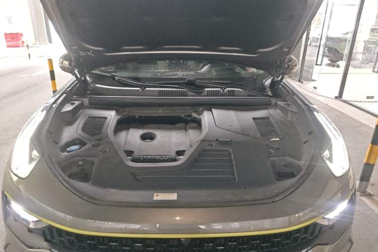 Used Lynk & Co 05 2020 2.0TD Two-Wheel Drive Shine Halo Engine Bay