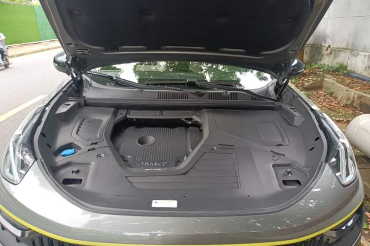 Used Lynk & Co 05 2020 2.0TD Two-Wheel Drive Shine Halo Engine Bay