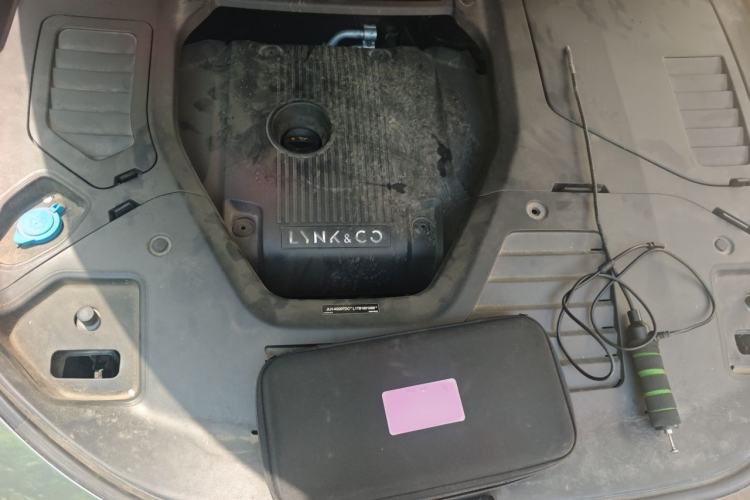 Used Lynk & Co 05 2020 2.0TD Four-Wheel Drive HypeHalo Engine Bay