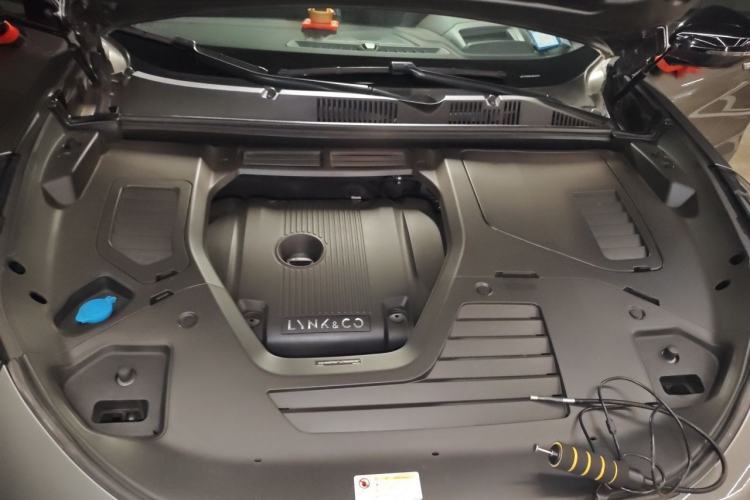 Used Lynk & Co 05 2020 2.0TD Four-Wheel Drive HypeHalo Engine Bay