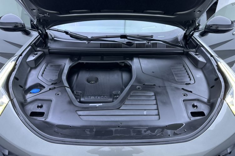 Used Lynk & Co 05 2020 2.0TD Four-Wheel Drive HypeHalo Engine Bay