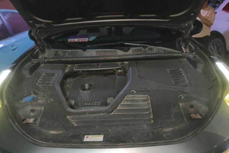 Used Lynk & Co 05 2020 2.0TD Two-Wheel Drive Shine Halo Engine Bay