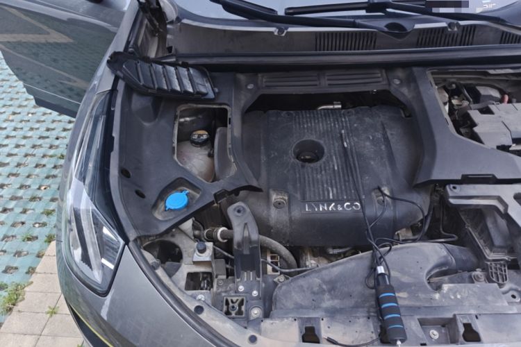 Used Lynk & Co 05 2020 2.0TD Two-Wheel Drive Shine Halo Engine Bay Right