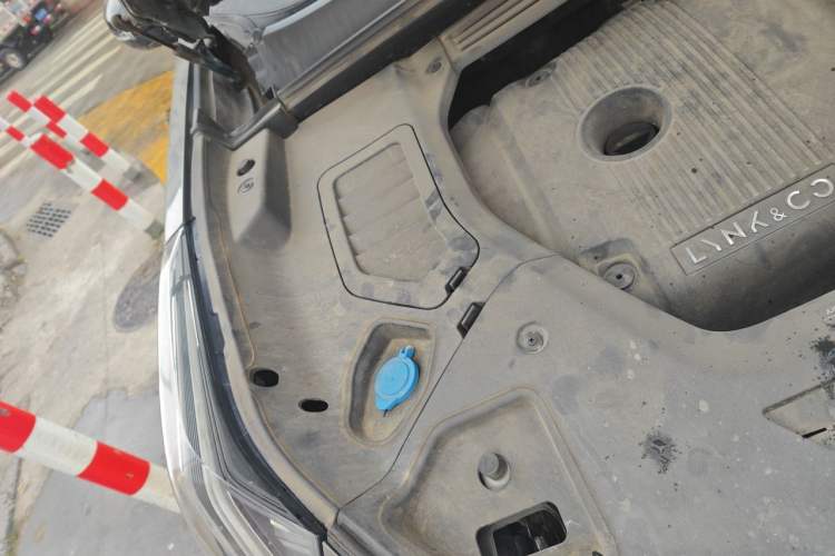 Used Lynk & Co 05 2020 2.0TD Two-Wheel Drive Shine Halo Engine Bay Right