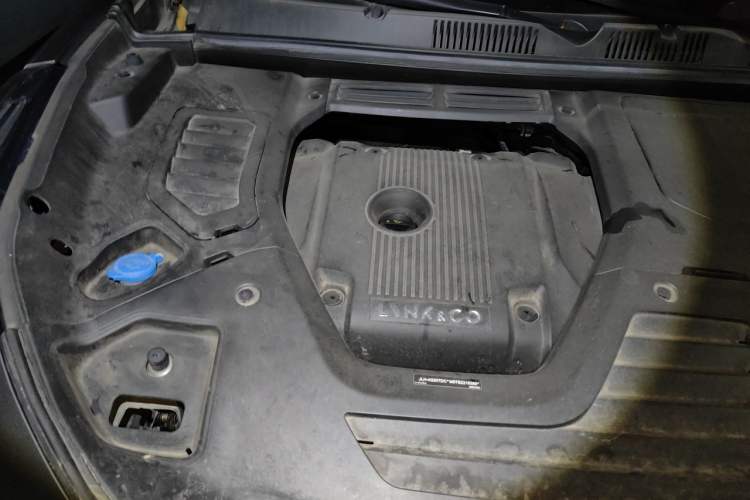 Used Lynk & Co 05 2020 2.0TD Two-Wheel Drive Shine Halo Engine Bay Right