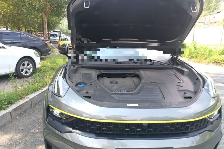 Used Lynk & Co 05 2020 2.0TD Two-Wheel Drive Shine Halo Engine Bay Right