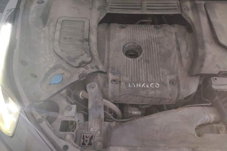 Used Lynk & Co 05 2020 2.0TD Two-Wheel Drive Shine Halo Engine Bay Right