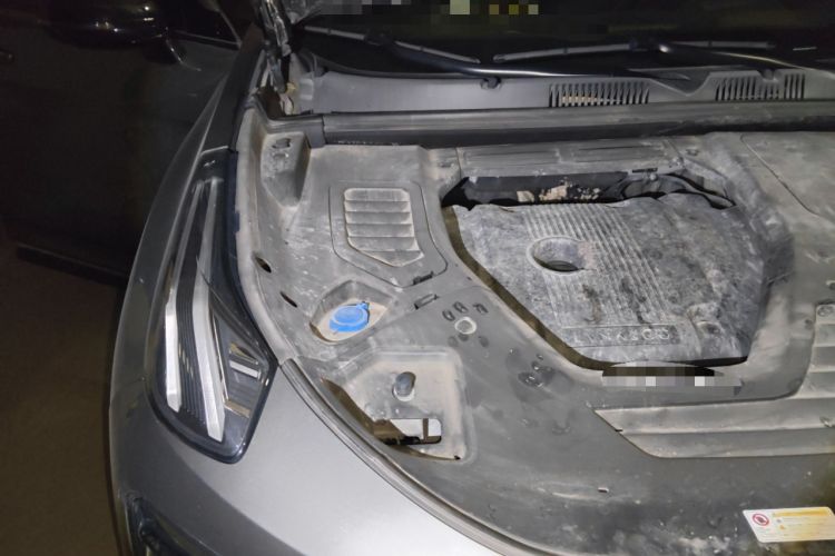 Used Lynk & Co 05 2020 2.0TD Four-Wheel Drive HypeHalo Engine Bay Right