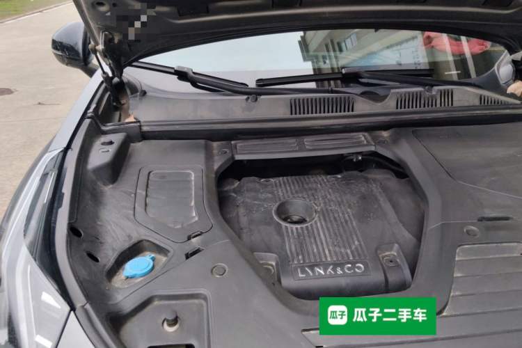 Used Lynk & Co 05 2020 2.0TD Four-Wheel Drive HypeHalo Engine Bay Right