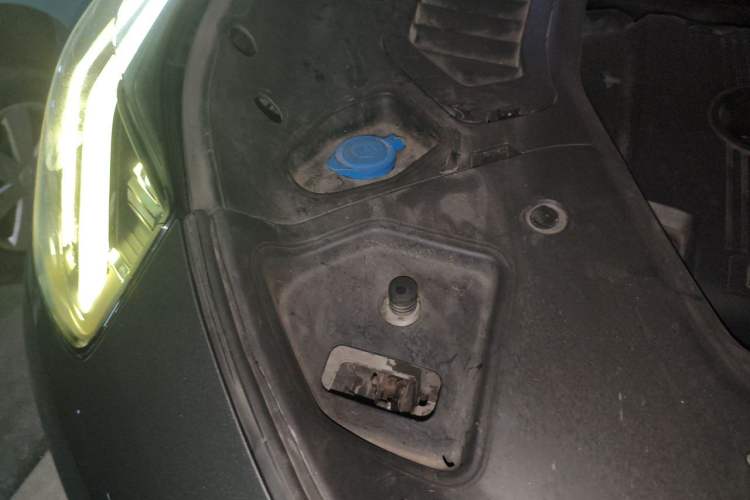 Used Lynk & Co 05 2020 2.0TD Two-Wheel Drive Shine Halo Engine Bay Right