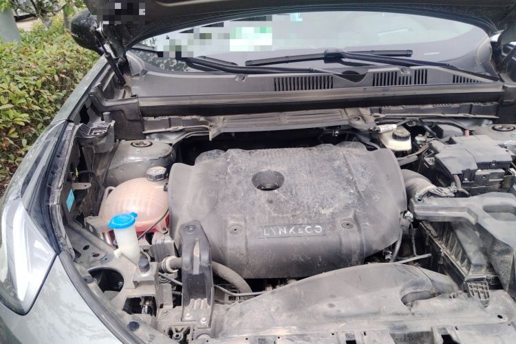 Used Lynk & Co 05 2020 2.0TD Four-Wheel Drive HypeHalo Engine Bay Right