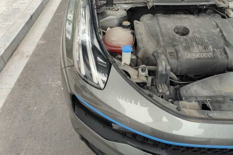 Used Lynk & Co 05 2020 2.0TD Two-Wheel Drive Shine Halo Engine Bay Right