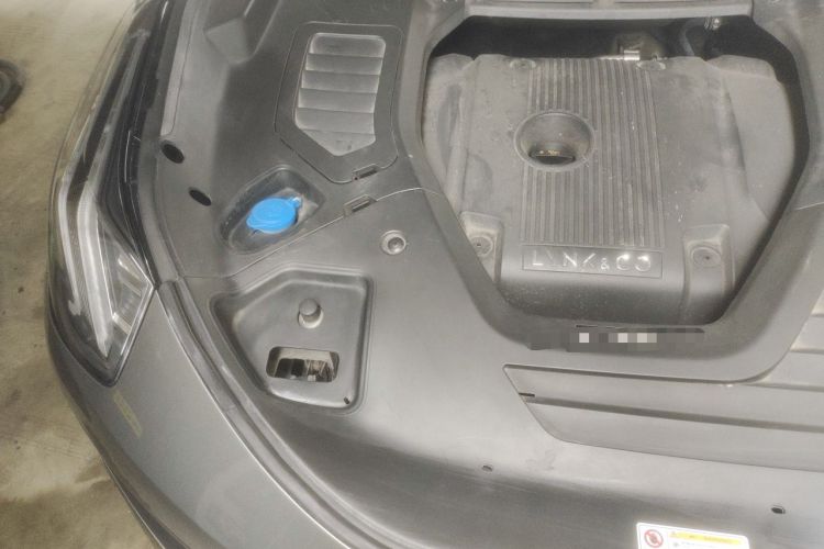 Used Lynk & Co 05 2020 2.0TD Two-Wheel Drive Shine Halo Engine Bay Right