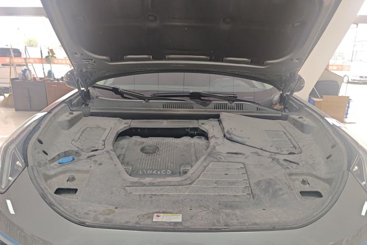 Used Lynk & Co 05 2020 2.0TD Two-Wheel Drive Shine Halo Engine Bay