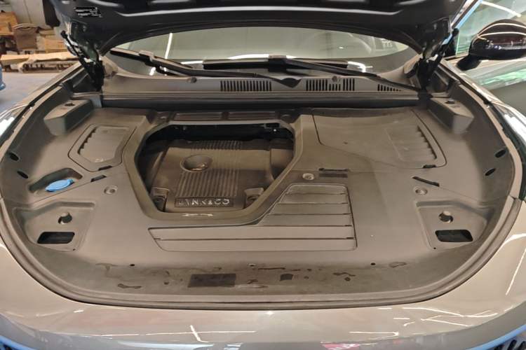 Used Lynk & Co 05 2020 2.0TD Two-Wheel Drive Shine Halo Engine Bay