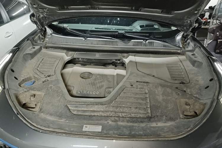 Used Lynk & Co 05 2020 2.0TD Two-Wheel Drive Shine Halo Engine Bay
