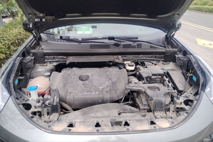 Used Lynk & Co 05 2020 2.0TD Four-Wheel Drive HypeHalo Engine Bay