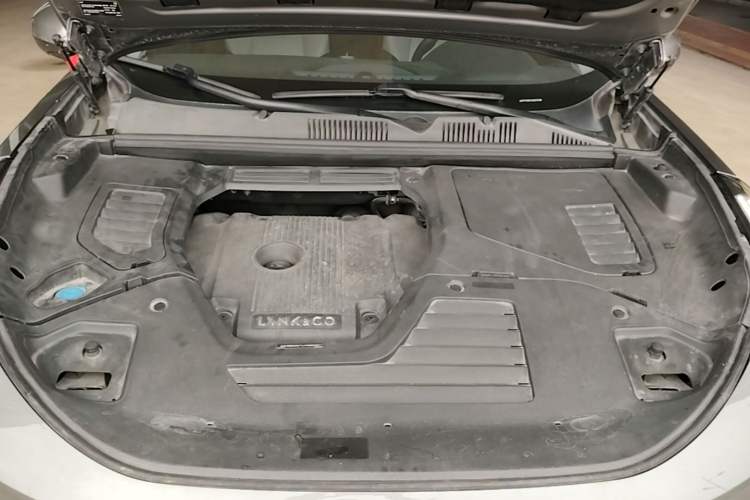Used Lynk & Co 05 2020 2.0TD Two-Wheel Drive Zhaoyang Plus Engine Bay