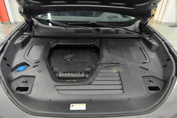 Used Lynk & Co 05 2020 2.0TD Two-Wheel Drive Shine Halo Engine Bay