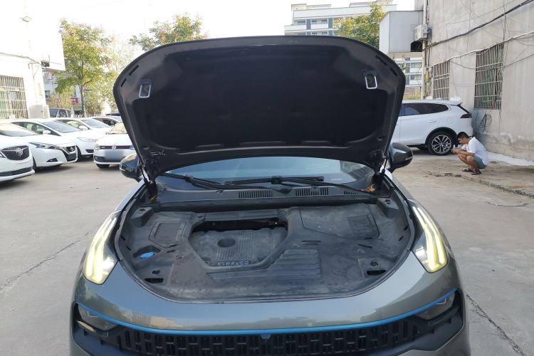 Used Lynk & Co 05 2020 2.0TD Two-Wheel Drive Shine Halo Engine Bay