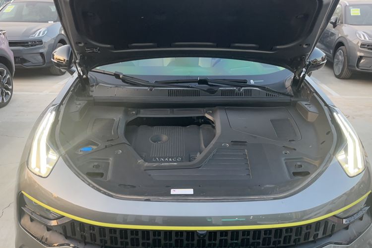 Used Lynk & Co 05 2020 2.0TD Two-Wheel Drive Shine Halo Engine Bay