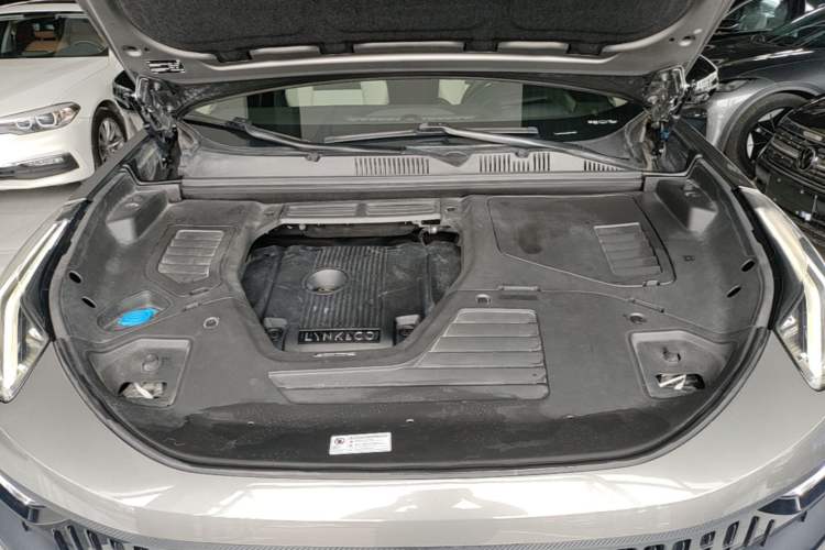 Used Lynk & Co 05 2020 2.0TD Two-Wheel Drive Shine Halo Engine Bay