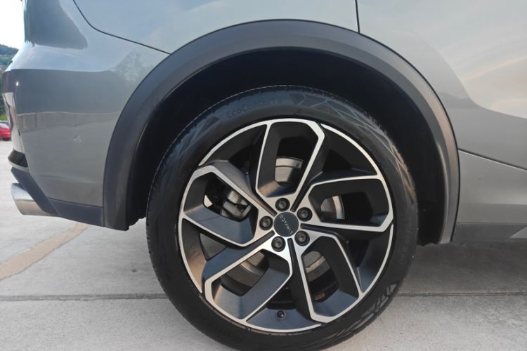 Used Lynk & Co 05 2020 2.0TD Two-Wheel Drive Shine Halo Exterior 1