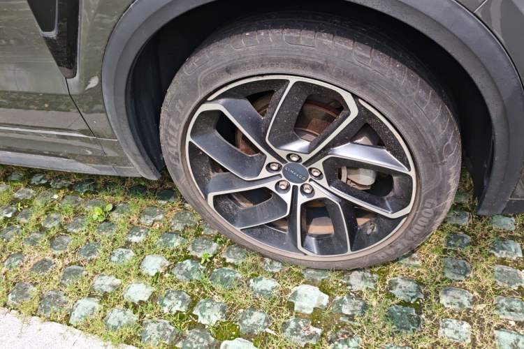Used Lynk & Co 05 2020 2.0TD Two-Wheel Drive Shine Halo Exterior 1