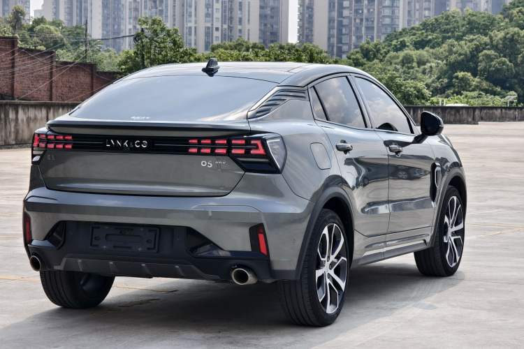 Used Lynk & Co 05 2020 2.0TD Four-Wheel Drive HypeHalo Exterior 1