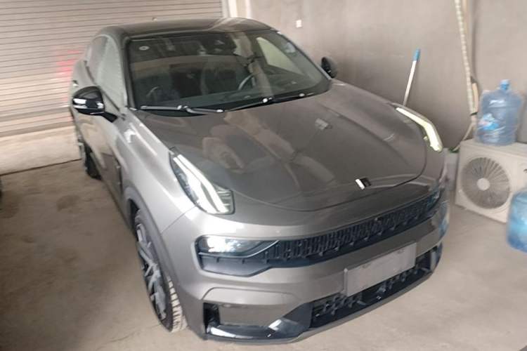 Used Lynk & Co 05 2020 2.0TD Four-Wheel Drive HypeHalo Exterior 1
