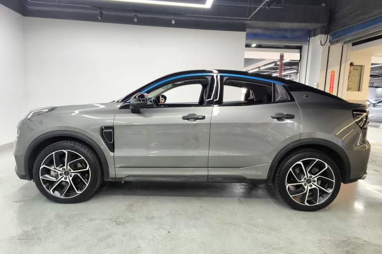 Used Lynk & Co 05 2020 2.0TD Two-Wheel Drive Shine Halo Exterior 1