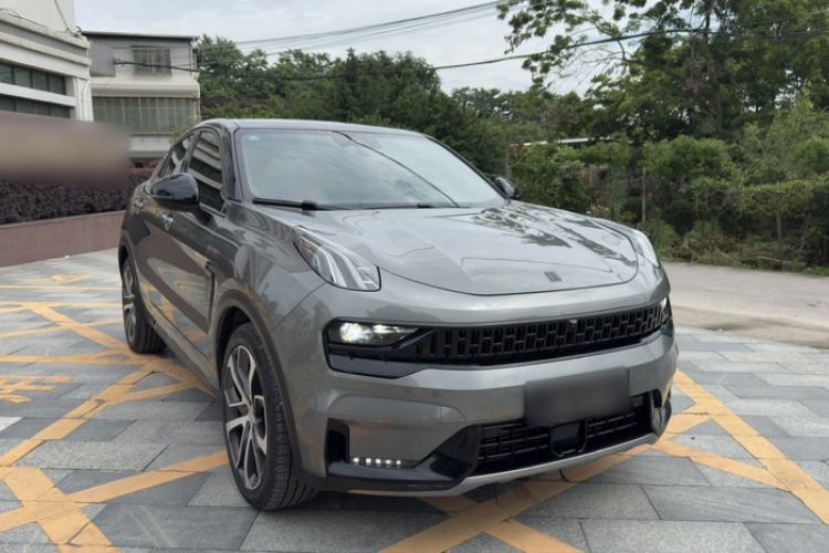 Used Lynk & Co 05 2020 2.0TD Four-Wheel Drive HypeHalo Exterior 2