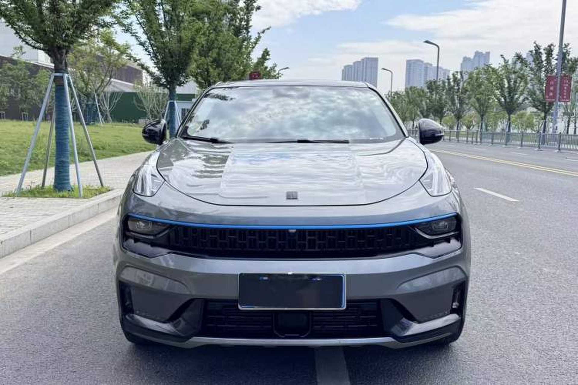 Used Lynk & Co 05 2020 2.0TD Two-Wheel Drive Shine Halo Exterior 3