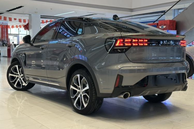 Used Lynk & Co 05 2020 2.0TD Four-Wheel Drive HypeHalo Exterior 3