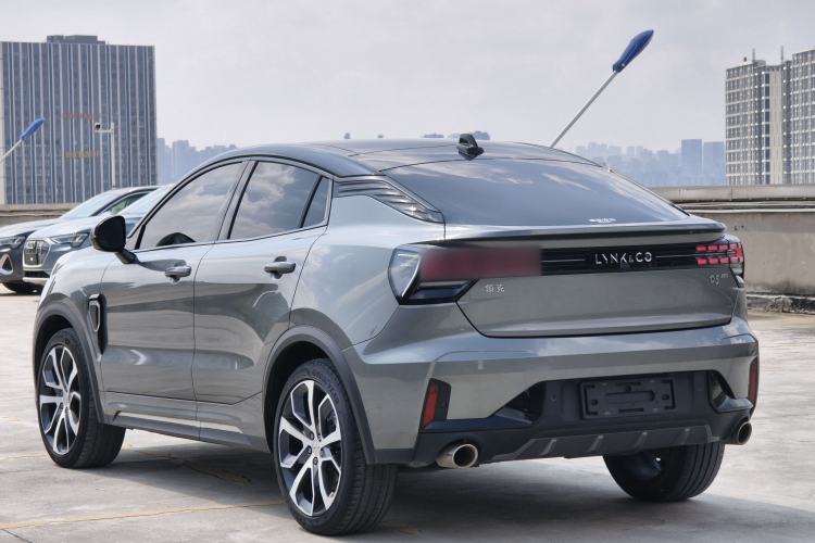 Used Lynk & Co 05 2020 2.0TD Four-Wheel Drive HypeHalo Exterior 4