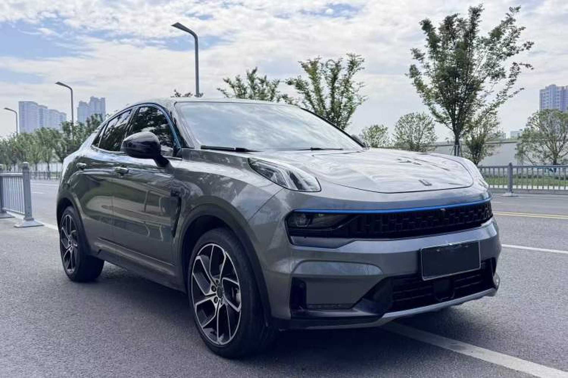 Used Lynk & Co 05 2020 2.0TD Two-Wheel Drive Shine Halo Exterior 4