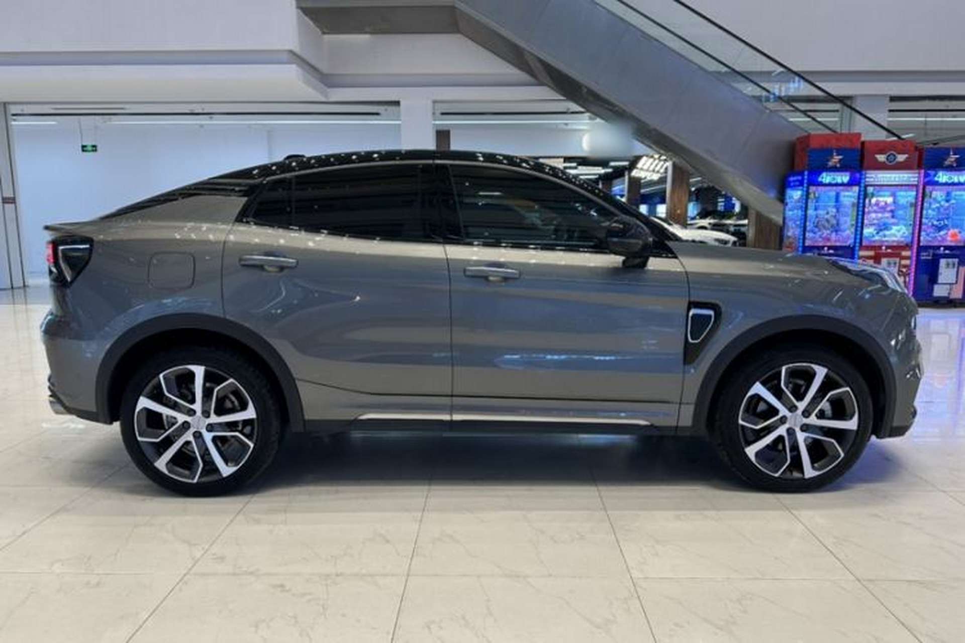 Used Lynk & Co 05 2020 2.0TD Four-Wheel Drive HypeHalo Exterior 5