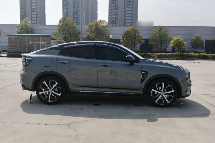 Used Lynk & Co 05 2020 2.0TD Four-Wheel Drive HypeHalo Exterior 5