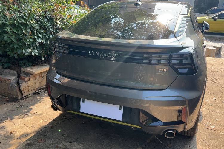 Used Lynk & Co 05 2020 2.0TD Two-Wheel Drive Shine Halo Exterior 5