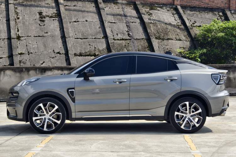 Used Lynk & Co 05 2020 2.0TD Four-Wheel Drive HypeHalo Exterior 6