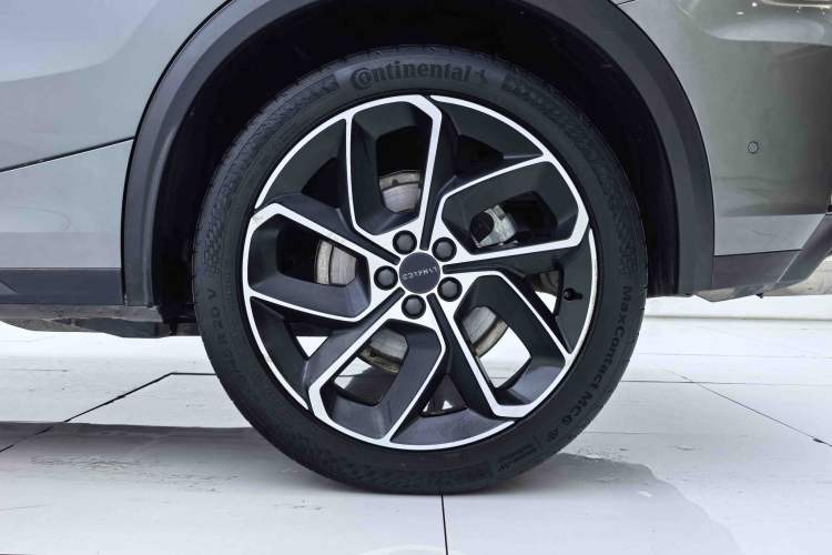 Used Lynk & Co 05 2020 2.0TD Two-Wheel Drive Shine Halo Exterior 6