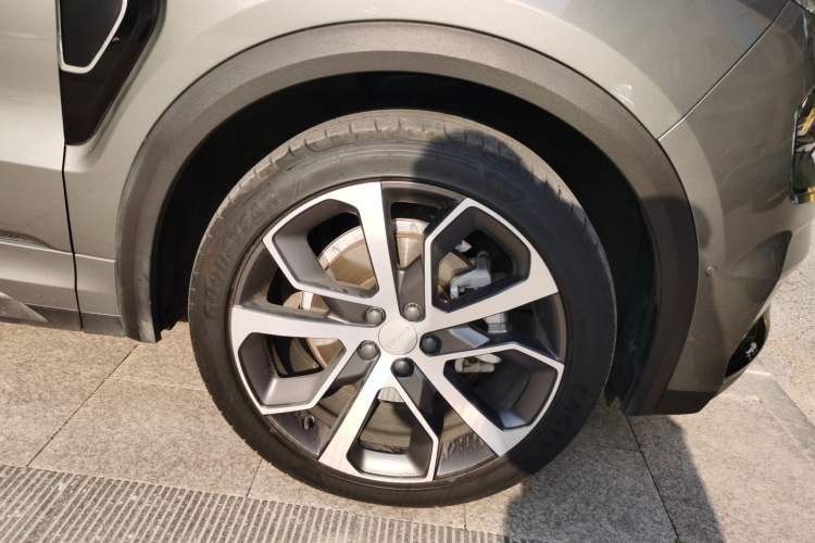 Used Lynk & Co 05 2020 2.0TD Four-Wheel Drive HypeHalo Exterior 7