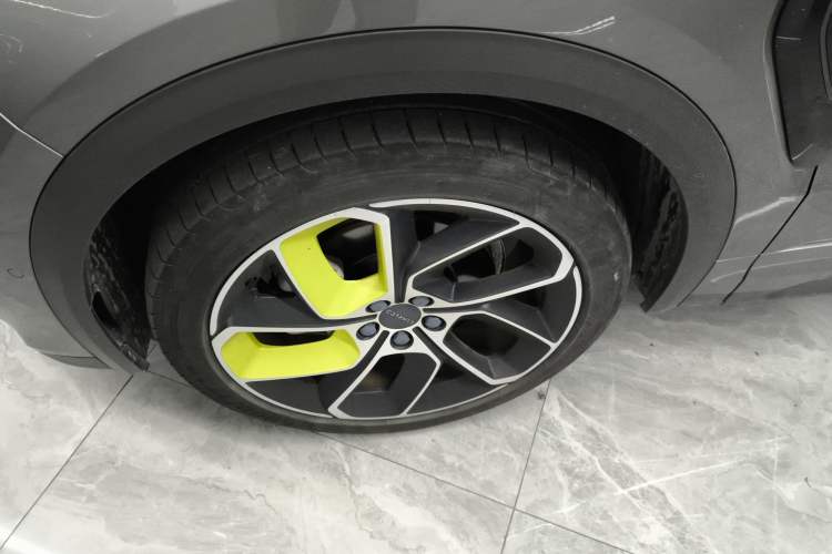 Used Lynk & Co 05 2020 2.0TD Two-Wheel Drive Shine Halo Exterior 7
