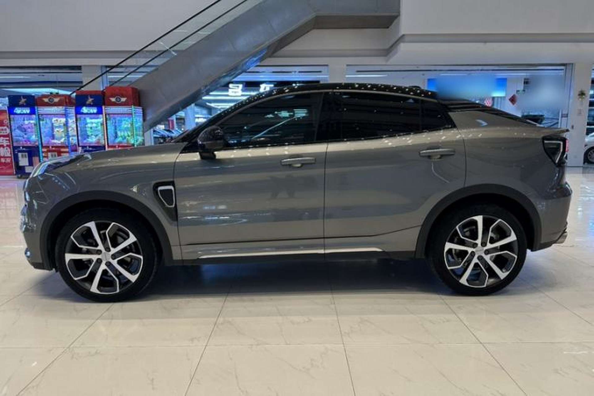 Used Lynk & Co 05 2020 2.0TD Four-Wheel Drive HypeHalo Exterior 7