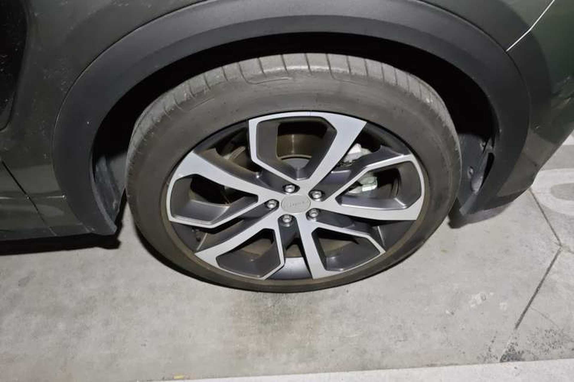 Used Lynk & Co 05 2020 2.0TD Four-Wheel Drive HypeHalo Exterior 7