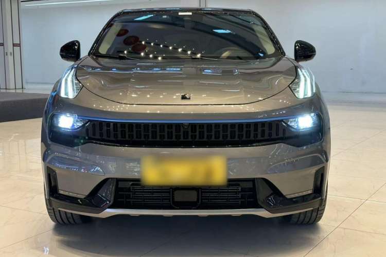 Used Lynk & Co 05 2020 2.0TD Two-Wheel Drive Shine Halo Exterior 7