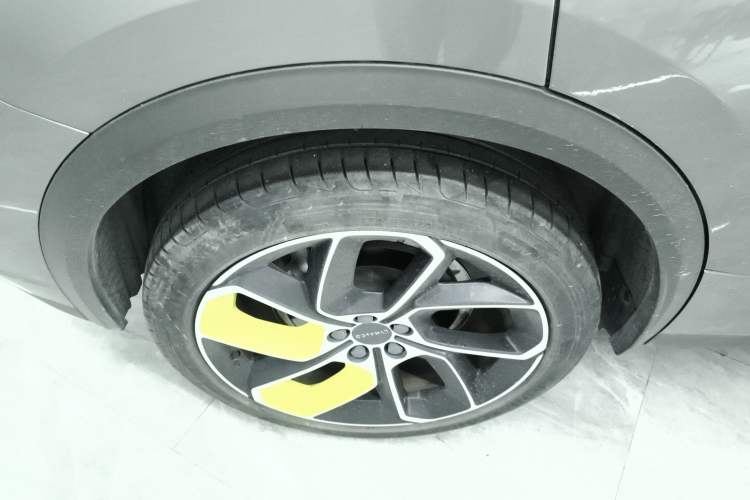 Used Lynk & Co 05 2020 2.0TD Two-Wheel Drive Shine Halo Exterior 8