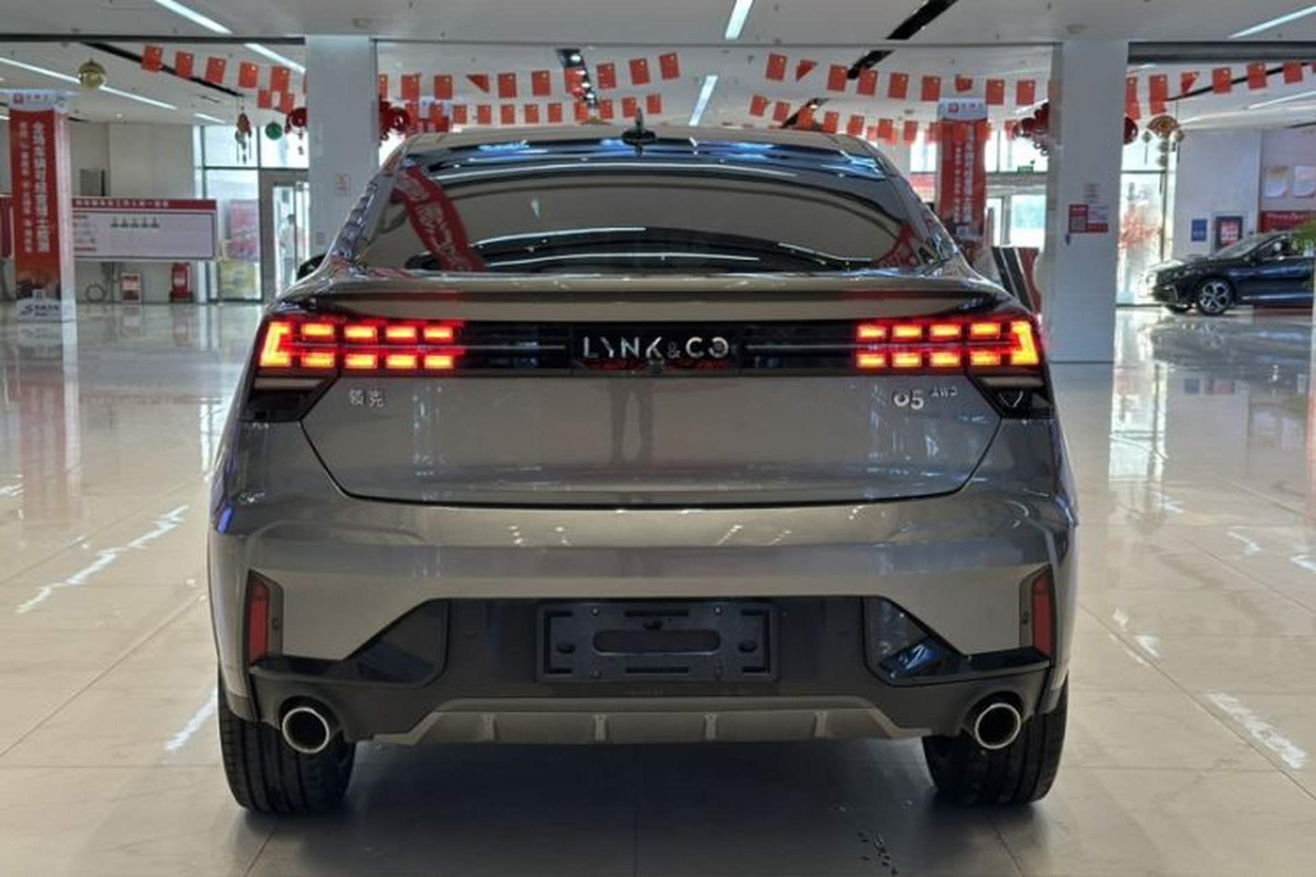 Used Lynk & Co 05 2020 2.0TD Four-Wheel Drive HypeHalo Exterior 8