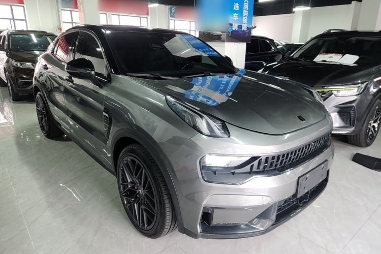 Used Lynk & Co 05 2020 2.0TD Four-Wheel Drive HypeHalo Front Right 45 Deg